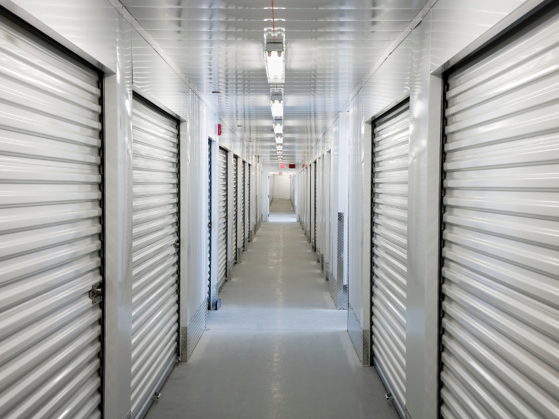 Clean empty storage unit